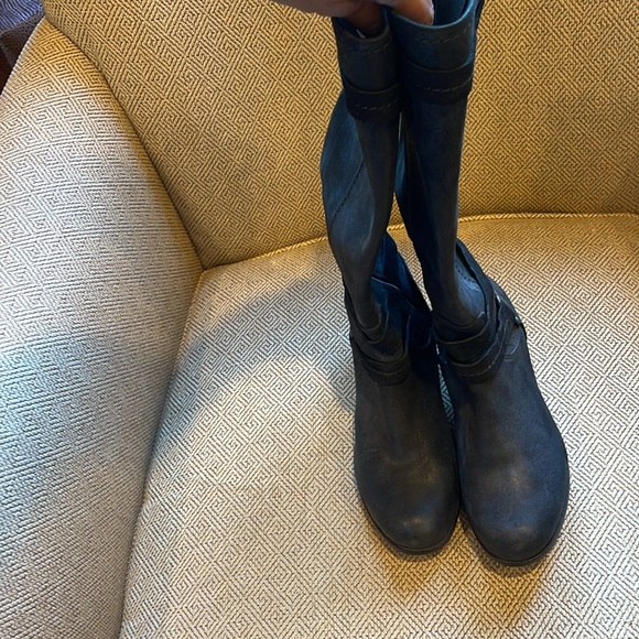 Ugg Black Tall Boots, 7 - Picture 8 of 12